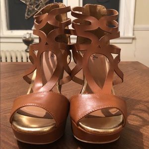 Qupid Glory Wedge Sandal, Women’s size 7